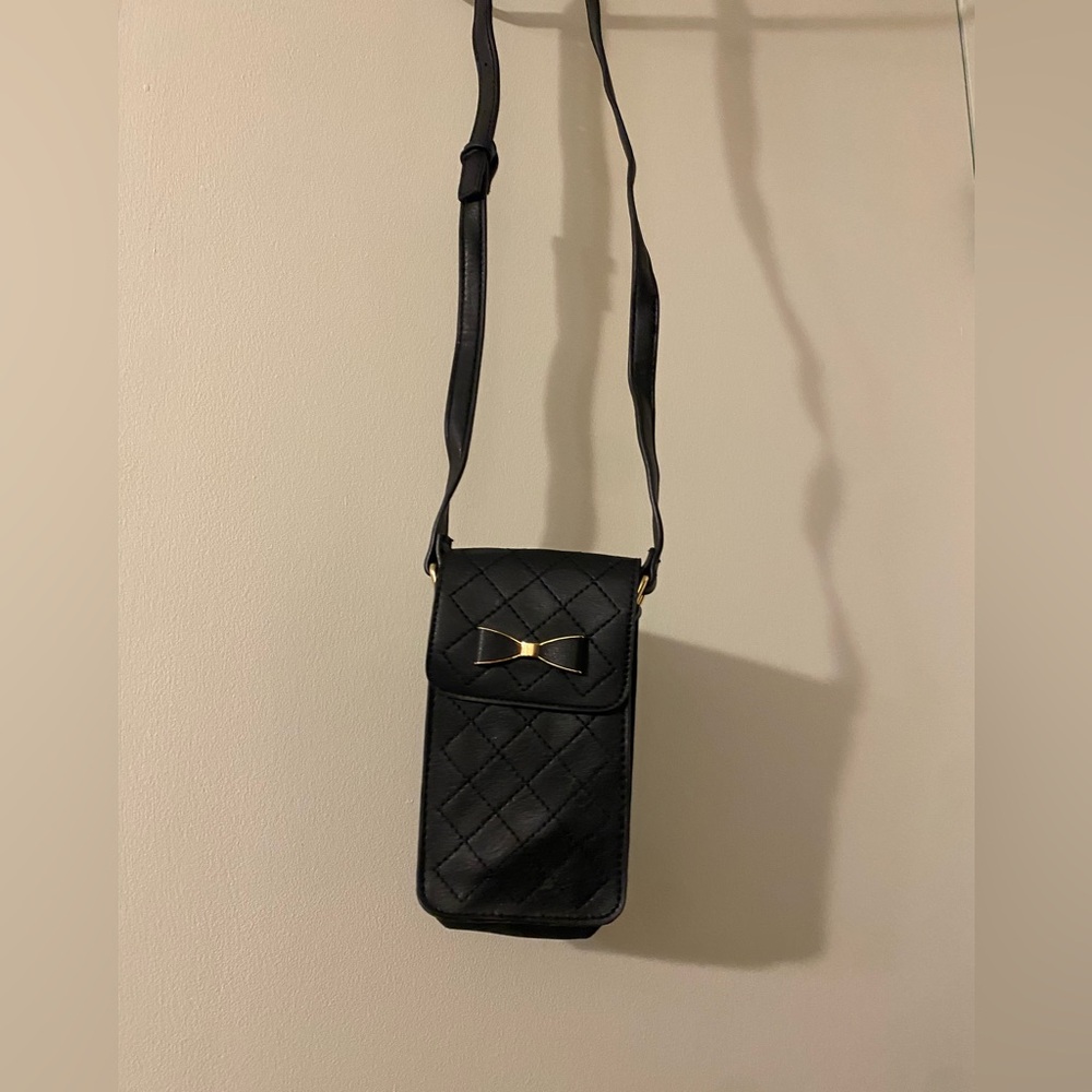 Elegant Black Bow Quilted Crossbody Bag